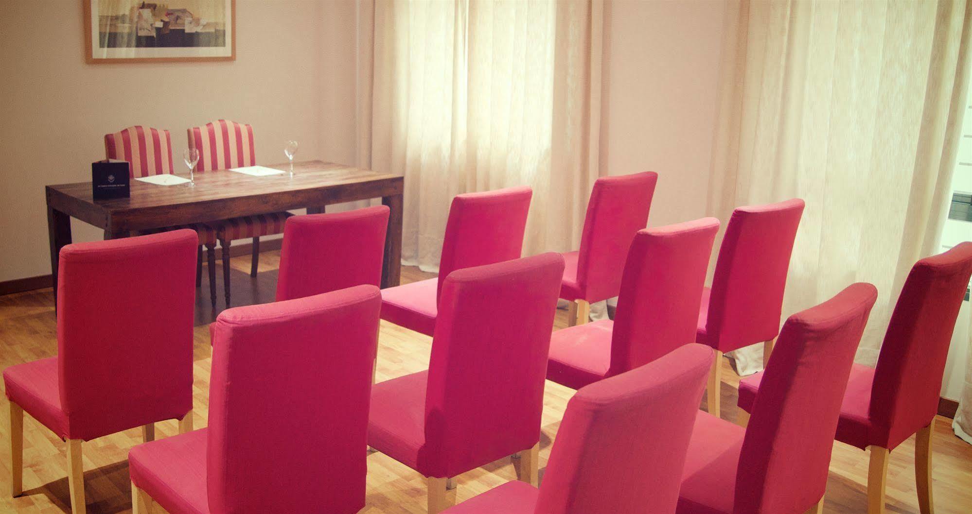 Aparthotel Mm Бадахос Бизнес снимка
